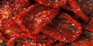 Pomodori secchi con peperoncini piccanti ricetta
