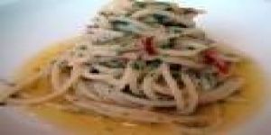 Spaghetti piccanti alla Sergio con alici e pecorino