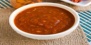 Salsa piccante peperoncino e coriandolo